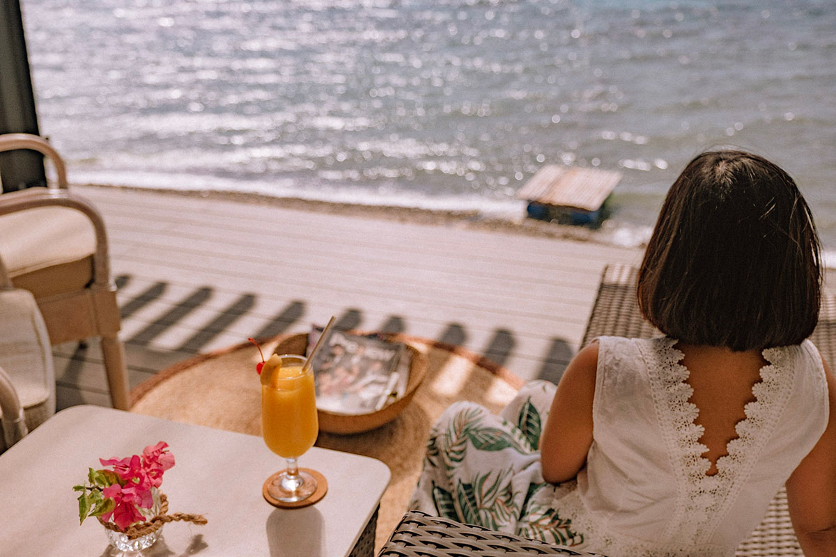 Afternoon by the sea